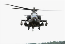 Un AH-64D de la KLU à la recherche des Tuniques bleues