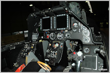 Le cockpit arrière modernisé des F-16BM