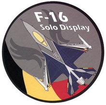 Badge F-16 Solo Display