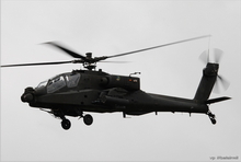 Un AH-64D de la KLU à la recherche des Tuniques bleues