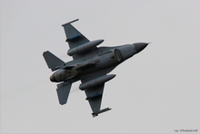 Un F-16AM en évolution serrée sur le Range