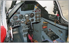Le cockpit avant de l'Alpha Jet 1B +